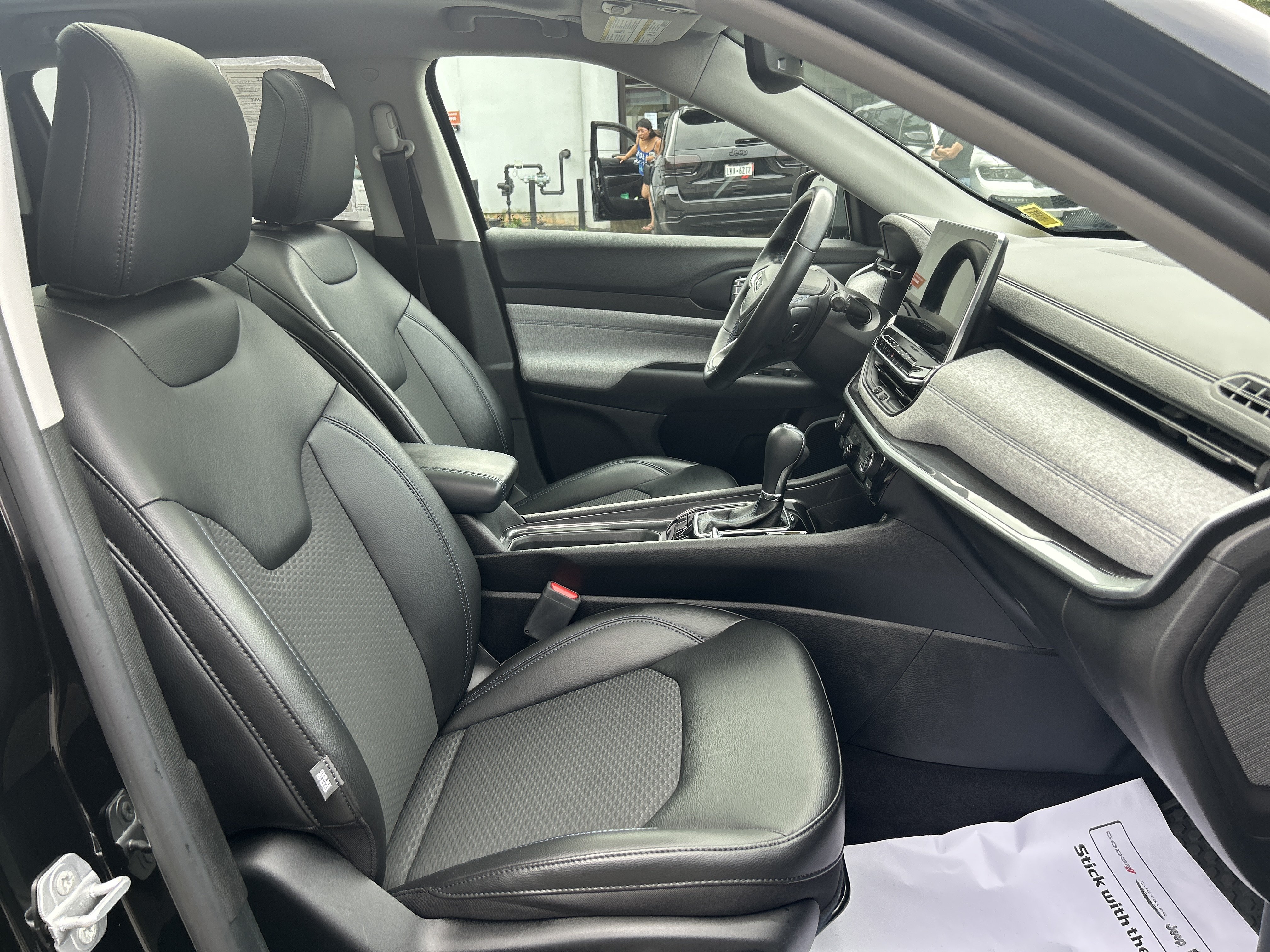 Certified 2022 Jeep Compass Latitude w/ Sun and Sound Group AWD/4WD image 20