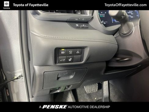 Used 2026 Toyota Highlander Platinum AWD/4WD image 30