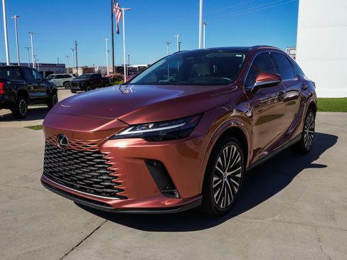 Used 2025 Lexus RX 350 w/ Convenience Package AWD/4WD image 4