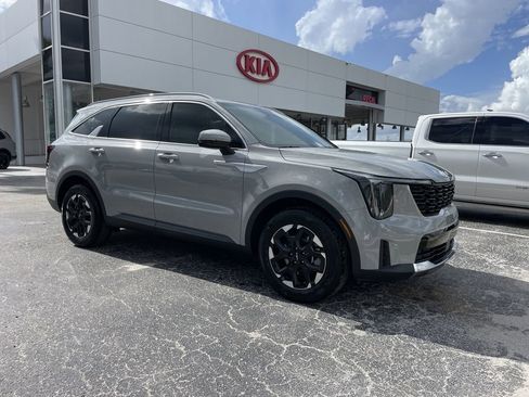 New 2026 Kia Sorento S image 3