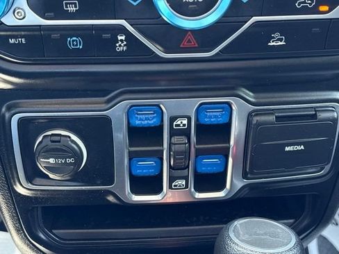 Used 2023 Jeep Wrangler Unlimited w/ 8.4" Radio Group AWD/4WD image 22