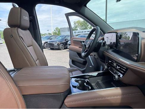New 2026 Chevrolet Tahoe High Country AWD/4WD image 32