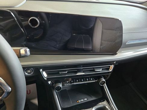 New 2026 Chevrolet Traverse LT image 6