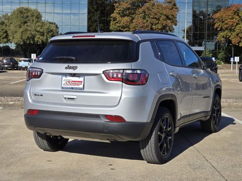 New 2026 Jeep Compass Latitude image 4