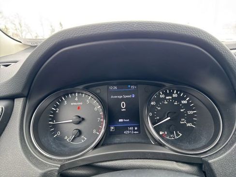 Used 2018 Nissan Rogue S image 11