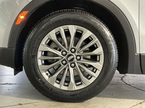 Used 2024 Cadillac XT4 Premium Luxury image 13