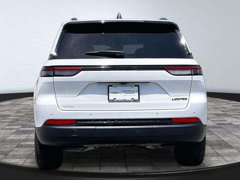 Used 2024 Jeep Grand Cherokee Limited w/ Black Appearance Package RWD image 4