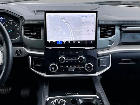 Used 2024 Ford Expedition XLT RWD image 8