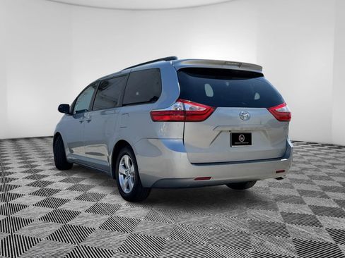 Used 2015 Toyota Sienna LE FWD image 8