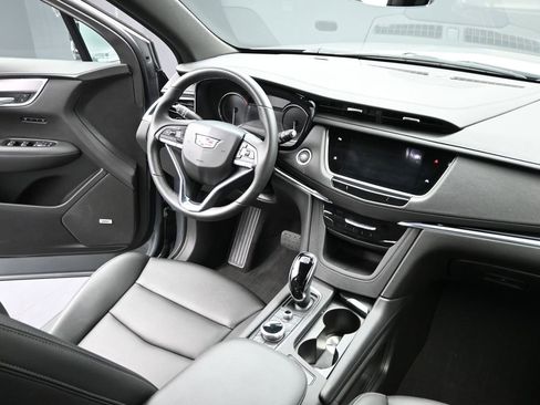 New 2025 Cadillac XT6 Luxury w/ LPO, Floor Liner Package image 16