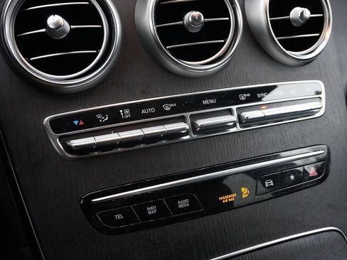 Used 2022 Mercedes-Benz GLC 300 GLC 300 w/ Premium Package Lite image 44