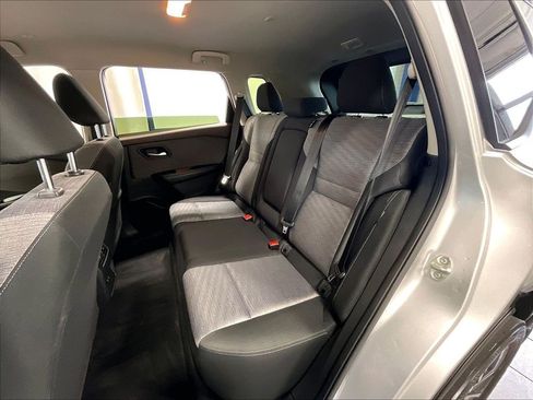 Used 2023 Nissan Rogue SV AWD/4WD image 15