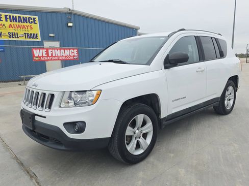 Used 2011 Jeep Compass 2WD image 3