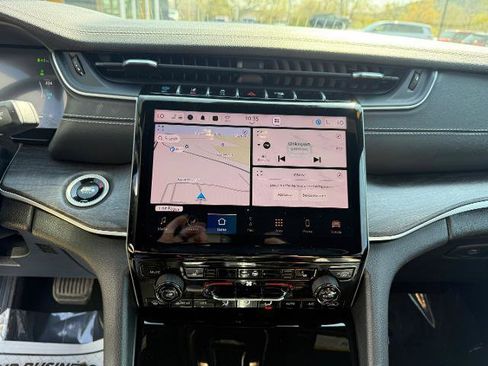 Used 2024 Jeep Grand Cherokee Limited 4xe AWD/4WD image 14