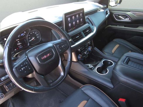 Used 2021 GMC Yukon XL AT4 w/ AT4 Premium Plus Package AWD/4WD image 18