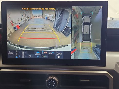 Used 2024 Toyota Tacoma TRD Off-Road w/ TRD Off Road Premium Package image 19