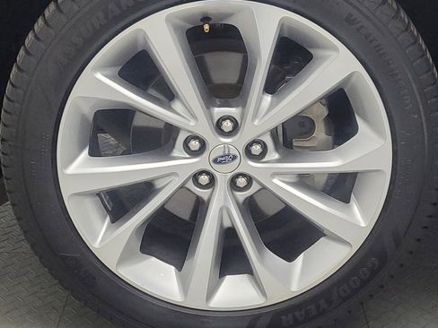 Used 2021 Ford Explorer Platinum w/ Equipment Group 601A image 31