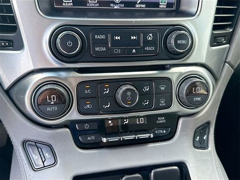 Used 2020 Chevrolet Suburban LT image 17