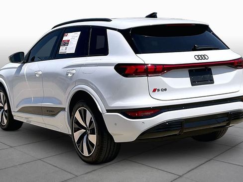Used 2025 Audi SQ6 e-tron Prestige w/ Black Optic Package AWD/4WD image 10