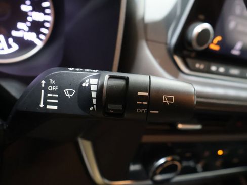 Used 2023 Nissan Rogue S image 37