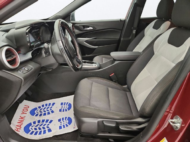 Used 2025 Chevrolet Trax RS w/ Driver Confidence Package FWD image 11