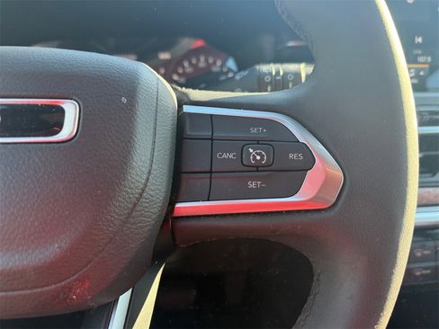 Certified 2024 Jeep Compass Latitude image 23