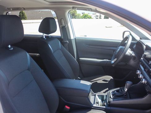 Certified 2024 Honda CR-V EX image 17