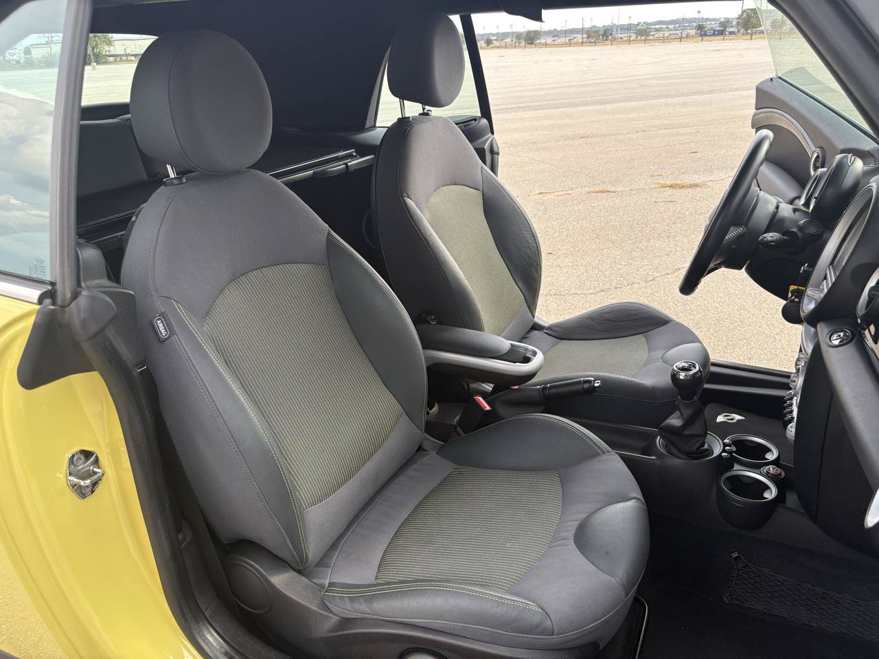 Used 2009 MINI Cooper Convertible FWD image 29