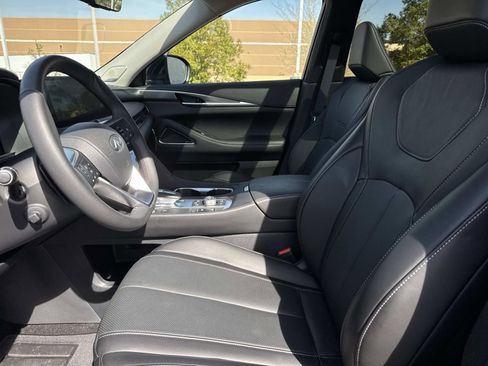 Certified 2025 INFINITI QX60 Luxe w/ Vision Package image 19