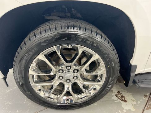 Used 2025 Chevrolet Silverado 1500 High Country w/ Technology Package image 28