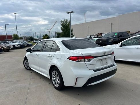 Used 2021 Toyota Corolla LE FWD image 5