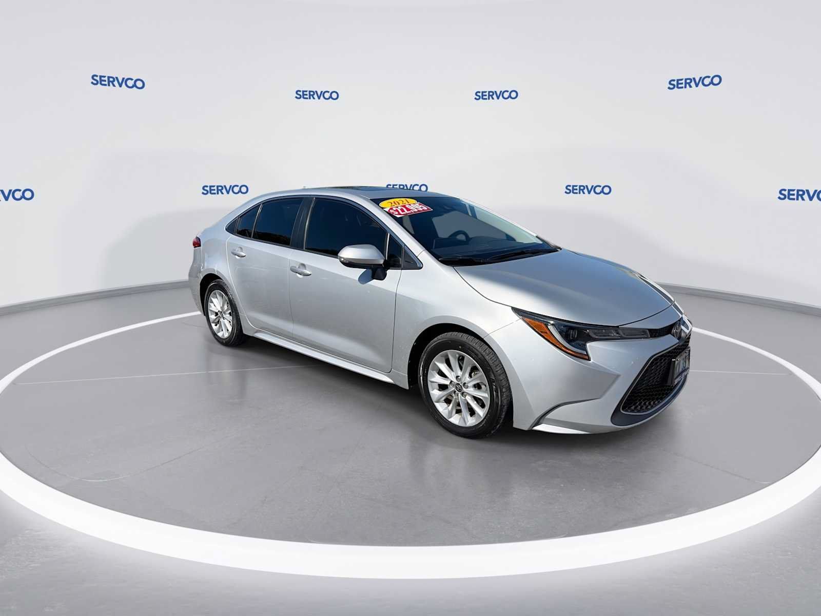 Used 2021 Toyota Corolla XLE FWD image 2