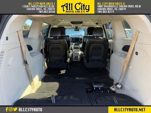 Used 2020 Chrysler Voyager Lxi image 32