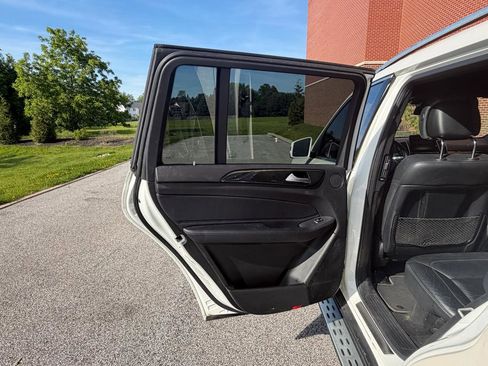 Used 2017 Mercedes-Benz GLS 450 4MATIC image 11