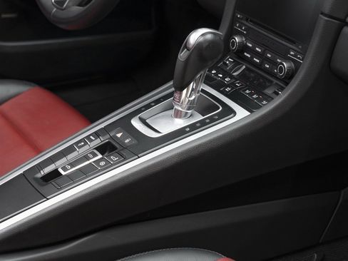 Used 2018 Porsche 718 Boxster image 39