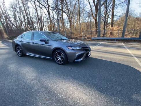 Used 2023 Toyota Camry SE image 8