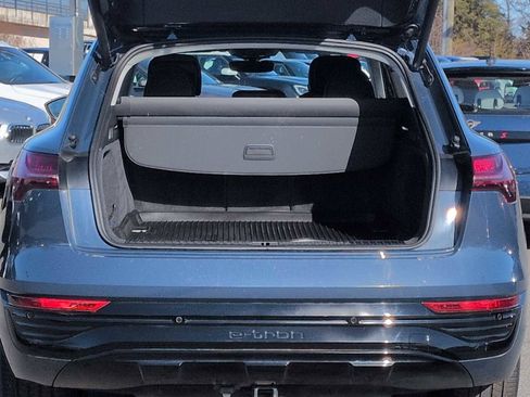 Used 2024 Audi Q8 e-tron Prestige image 36