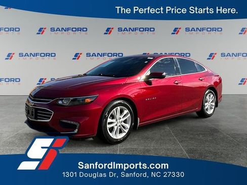 Used 2018 Chevrolet Malibu LT FWD image 1