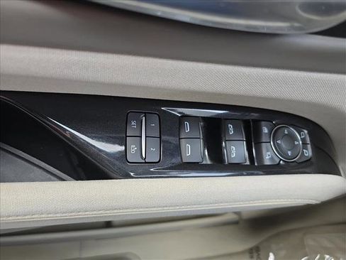 Used 2023 Cadillac Escalade Premium Luxury Platinum image 27