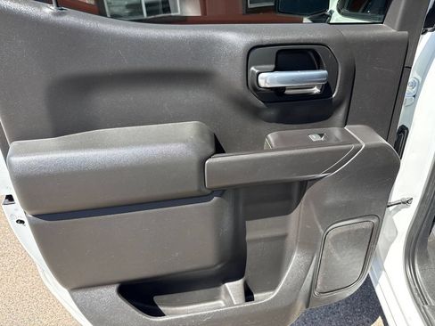 Used 2019 Chevrolet Silverado 1500 Custom Trail Boss AWD/4WD image 22