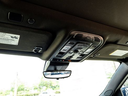 Used 2023 GMC Yukon Denali Ultimate AWD/4WD image 31