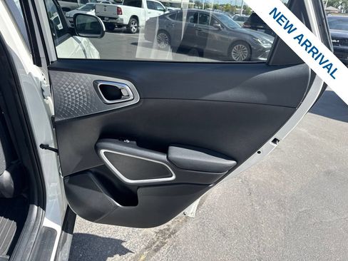 Used 2023 Kia Soul LX FWD image 12