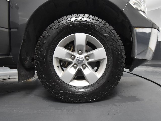 Used 2017 RAM 1500 Classic SLT AWD/4WD image 11
