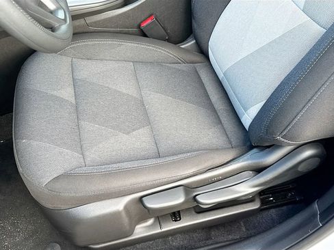 Used 2025 Chevrolet Trax LS image 17