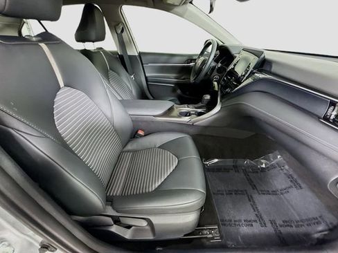 Used 2024 Toyota Camry SE image 25