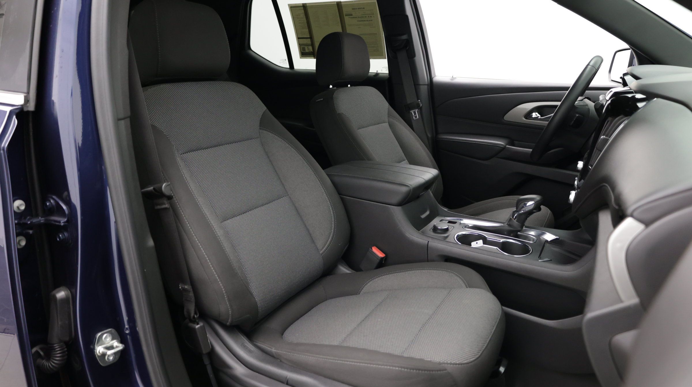 Used 2023 Chevrolet Traverse LT FWD image 43