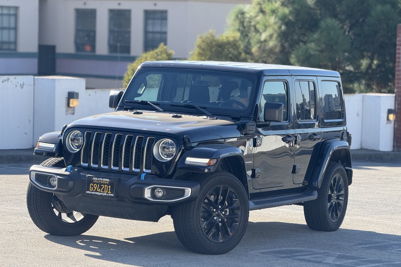 Used 2022 Jeep Wrangler Unlimited Sahara AWD/4WD image 3