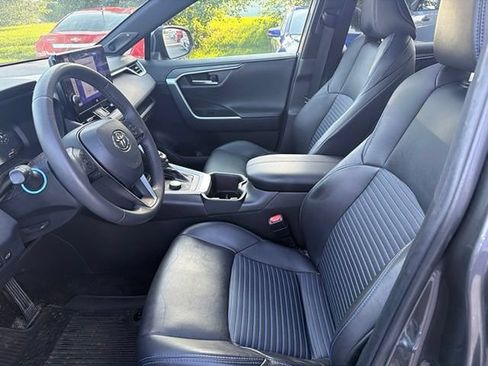 Used 2023 Toyota RAV4 XSE AWD/4WD image 4