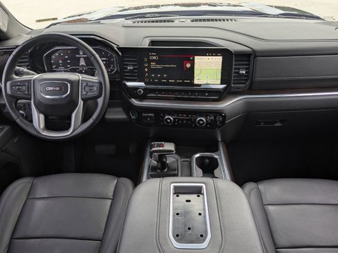 Used 2022 GMC Sierra 1500 SLT w/ SLT Premium Plus Package AWD/4WD image 17