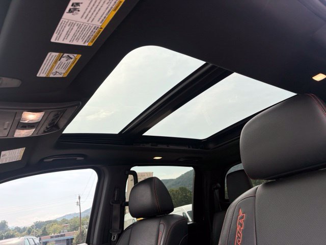 Used 2023 Nissan Titan PRO-4X w/ Pro-4x Convenience Package AWD/4WD image 28